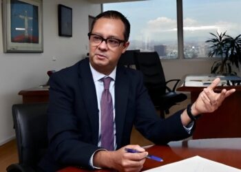 Renuncia de subsecretario de Hacienda