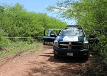 Encuentran cinco cuerpos semienterrados en el sur de Culiacán
