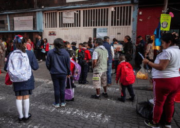 Profesor estuvo a punto de ser linchado;  celular reveló abusos sobre sus alumnos