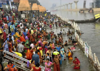 En India, 37 niños y 6 mujeres mueren ahogados en festividad religiosa