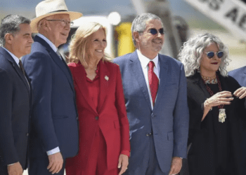 La primera dama de EU llega a México para asistir a investidura de Sheinbaum