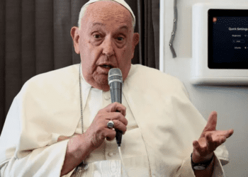 El Papa Francisco critica a Kamala Harris y a Donald Trump