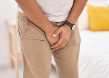 Hombre sufre intoxicación alimentaria en su miembro tras un encuentro con su esposa