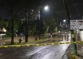 Lluvias en Hidalgo provocan derrumbes, inundaciones y una persona desaparecida