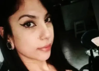 Cita a exempleada para poner cafetería y la asesina