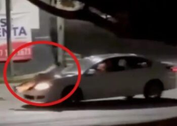 Conductora ebria arrastra a un hombre en el cofre por las calles de Cuernavaca