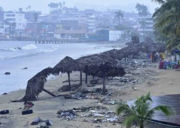 ‘John’ sigue golpeando el Pacífico mexicano, con varias víctimas reportadas