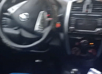 Conductor de Uber interrumpe viaje por ver a su esposa con otro