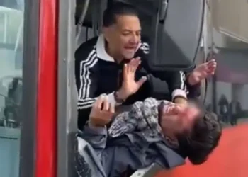 Brutal pelea en Metrobús