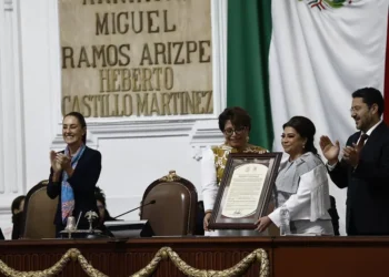 Claudia Sheinbaum estuvo presente en la toma de protesta de Clara Brugada