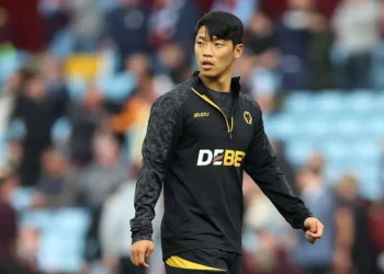 Jugador sancionado con 10 partidos y servicios comunitarios