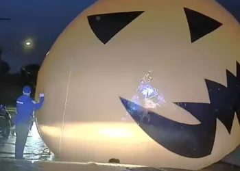 Calabaza gigante provoca caos en carretera en Ohio