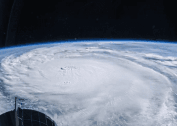 'Milton' se aleja de Yucatán, aún provoca lluvias