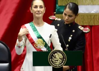 “No llego sola, llegamos todas”, proclamó Sheinbaum durante su toma de posesión