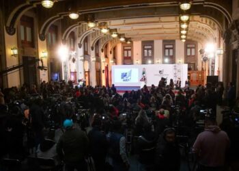 Sheinbaum propone reformas constitucionales en favor de las mujeres