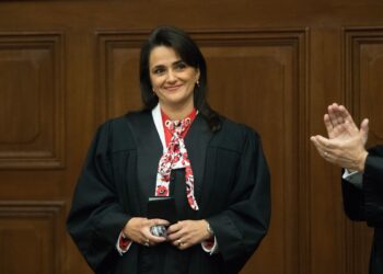 Margarita Ríos Farjat presenta su renuncia como ministra de la SCJN