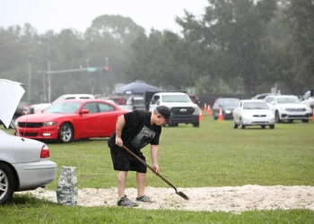 ‘Milton’ se transforma en huracán, va a Florida
