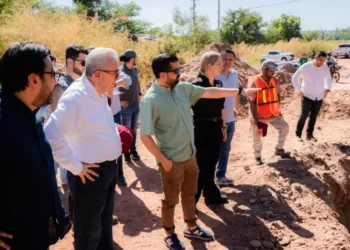 Rocha Moya supervisa pavimentación en Culiacán