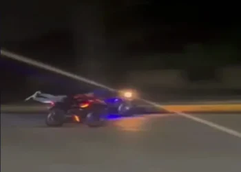 Biker muere en carrera clandestina