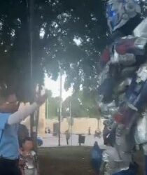 Policía pelea con Optimus Prime en Mérida