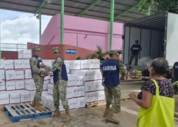 Semar entrega 5 mil 220 despensas tras “John”