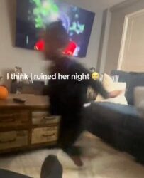 Niña se asusta por ver ‘Thriller’ de Michael Jackson