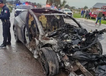 Tesla destruido por terrible accidente en Tlaxcala