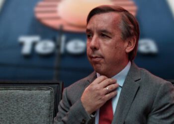 Azcárraga renuncia a presidencia de Televisa