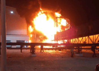 Se registra incendio en fábrica en San Francisco del Rincón, Guanajuato