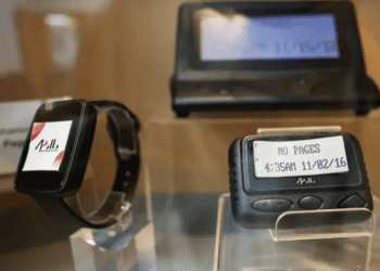 Tras ataque a Hezbolá, Irán prohíbe bípers y walkie-talkies en vuelos