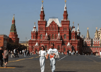 Rusia prohibirá la promoción de una vida sin hijos