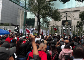 En CDMX, trabajadores del Poder Judicial cierran Insurgentes