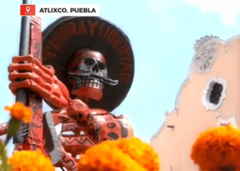 Catrinas monumentales colorean las calles de Atlixco