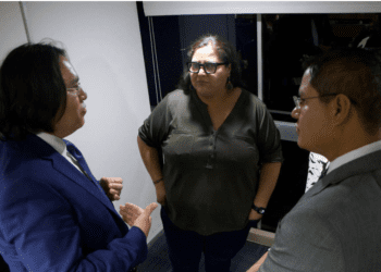 Fiscalía de Querétaro retira cargos contra menor acusada de homicidio por aborto