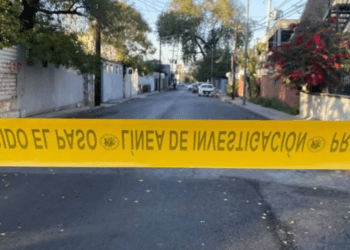 Balean a padre de familia afuera de la escuela de su hijo