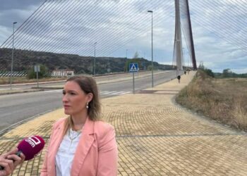 Influencer muere al caer de un puente mientras se tomaba fotos