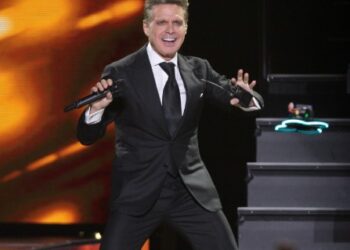 Luis Miguel pospone concierto en CDMX