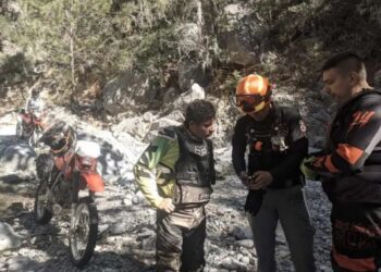 Tres motociclistas fueron salvados en la Sierra de Santiago, Nuevo León
