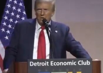 Trump insulta a Kamala Harris y presentadoras