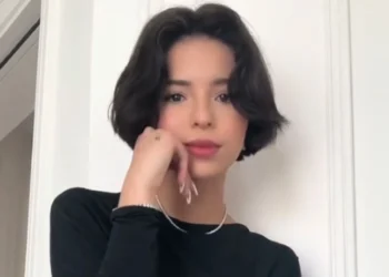 Piden que Ángela Aguilar ya sea "Mujer del Año"