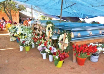 Chautipan vivió su primer sepelio colectivo para despedir a 11 personas asesinadas