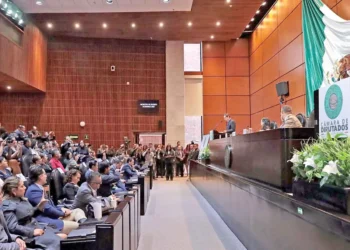 Ajustan el gasto público para reducir la deuda y mantener finanzas públicas sólidas