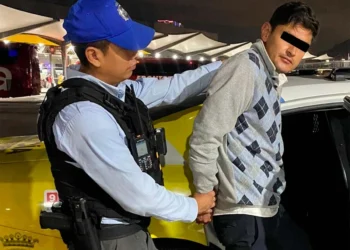 Detienen en Central de Autobuses a hombre por robo de autobús