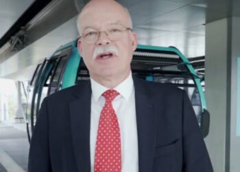 Embajador de Alemania en México se sube al Cablebús