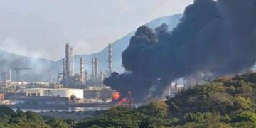 Incendio en refinería de Pemex en Salina Cruz: reportan que ya fue sofocado