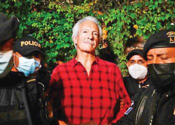 Encarcelan a periodista por denunciar corrupción