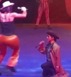 Parodian a Ángela y Nodal en circo en Guatemala