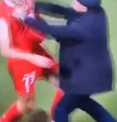 Técnico explota contra futbolista por expulsión