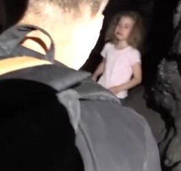 Hombres encuentran a niña perdida en una cueva