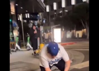 Aficionado de los Dodgers pierde la mano con pirotecnia